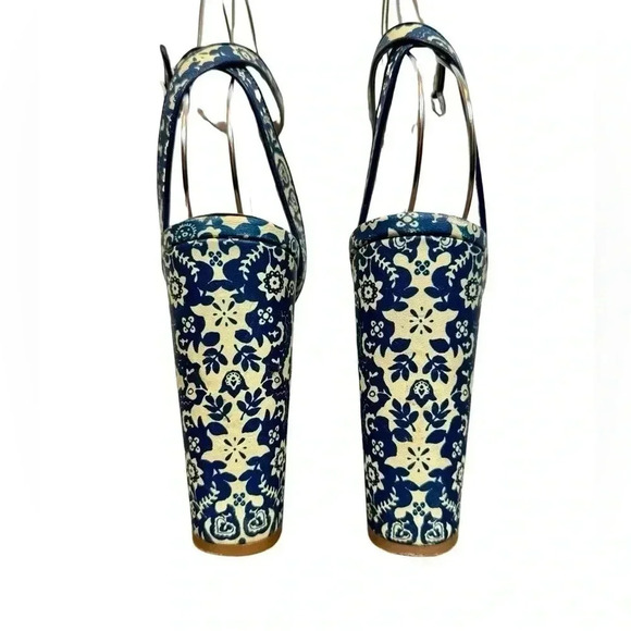 Tabitha Simmons Calla Blue & Ecru Floral Printed Leather Platform Heels Sandals - Picture 8 of 12